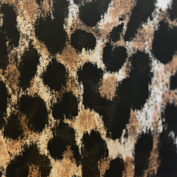 Leopard print sleeveless blouse - Picture 3 of 4